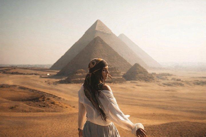 Excursión de un día a GEM y las pirámides de Guiza en autobús desde Sharm El Sheikh