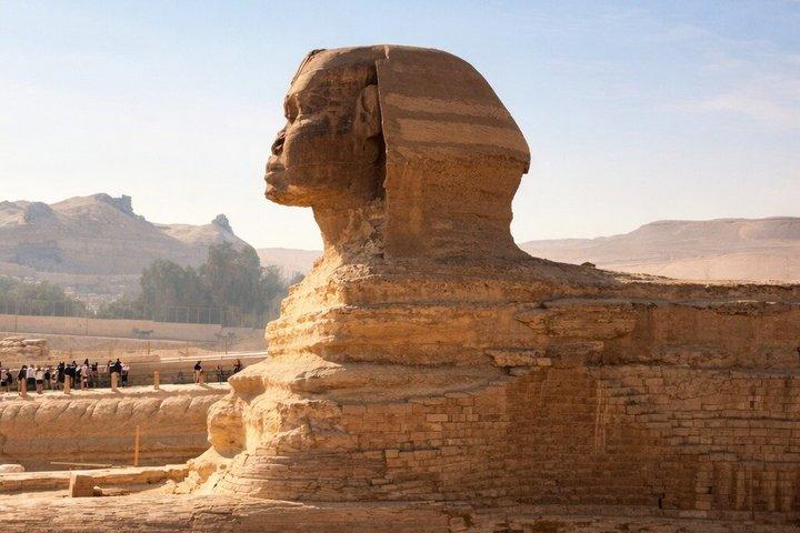 Excursión de un día a GEM y las pirámides de Guiza en autobús desde Sharm El Sheikh