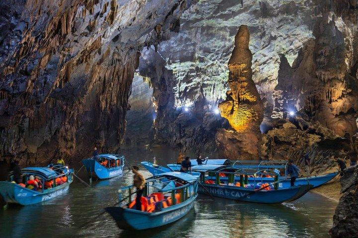 Half-Day Journey to Phong Nha Cave by Dragon Boat