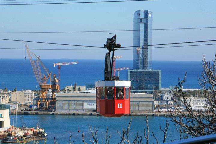 バルセロナでEバイク、ケーブルカー、セーリングツアー
