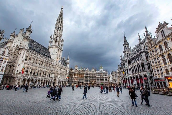 Full Day Guided Tour to Brussels and Atomium from Paris
