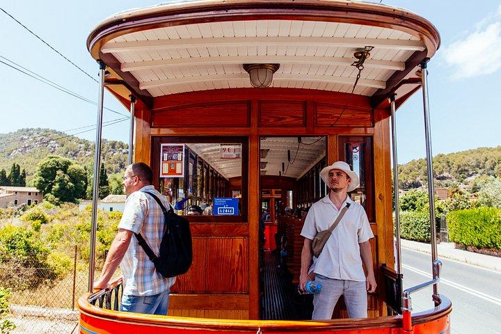 Mallorca: Exclusive Soller Train and Tram Half-Day Tour
