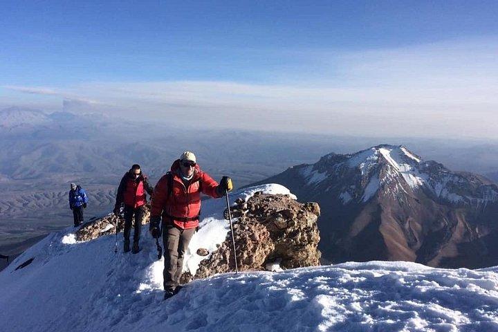 2 Days Chachani Volcano Trekking in Arequipa