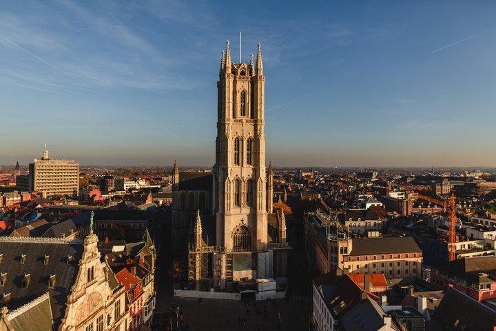 Private Shore Tour: Gent med båd på 2 timer