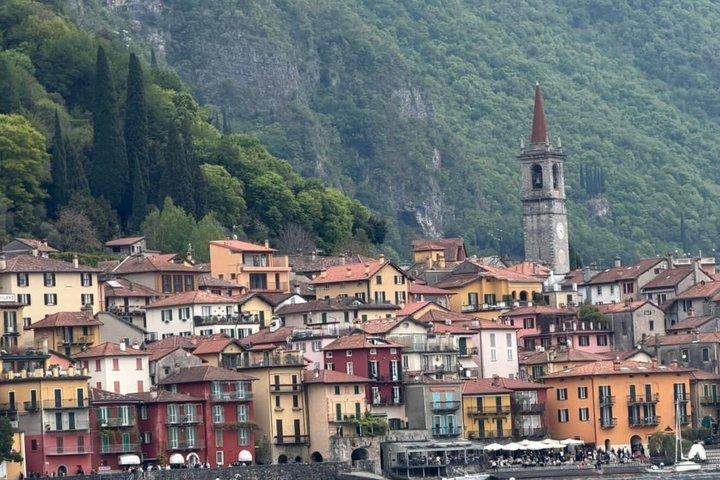 Vier uur durende boottocht vanuit Como met aanlegplaatsen in Bellagio en Varenna.