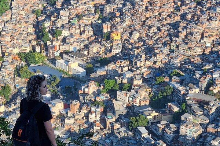 Caminhada no Morro Dois Irmãos com Guia Local