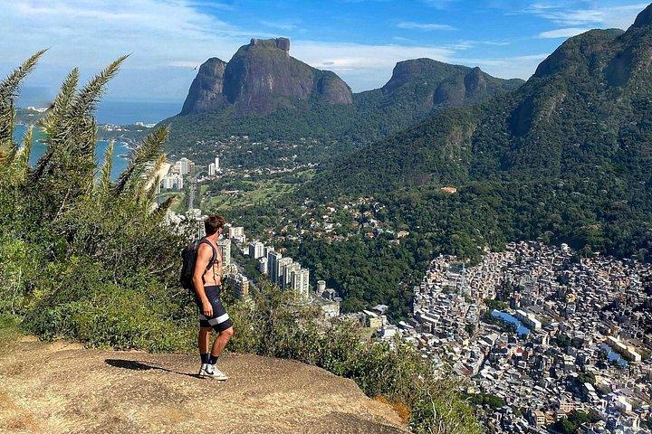 Caminhada no Morro Dois Irmãos com Guia Local