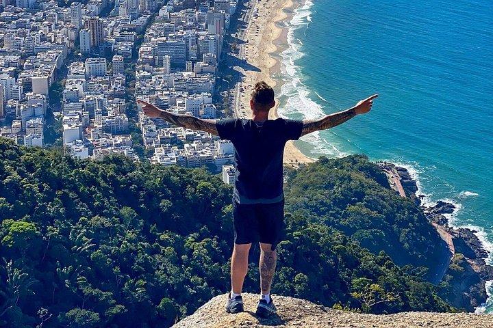 Caminhada no Morro Dois Irmãos com Guia Local