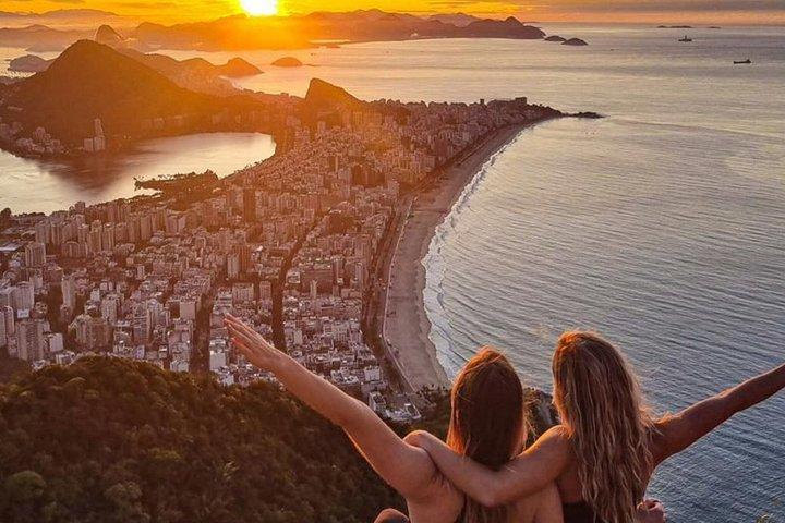 Caminhada no Morro Dois Irmãos com Guia Local