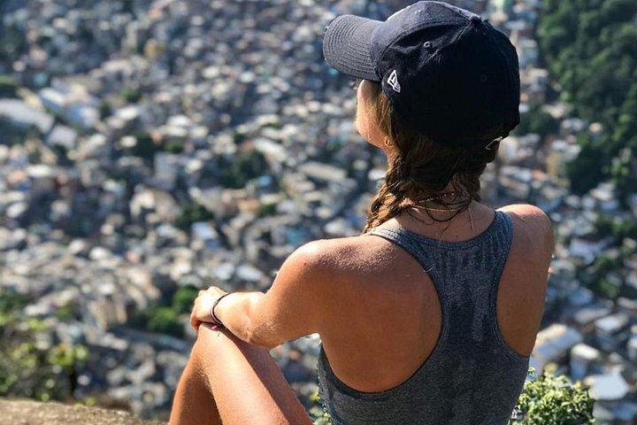 Caminhada no Morro Dois Irmãos com Guia Local