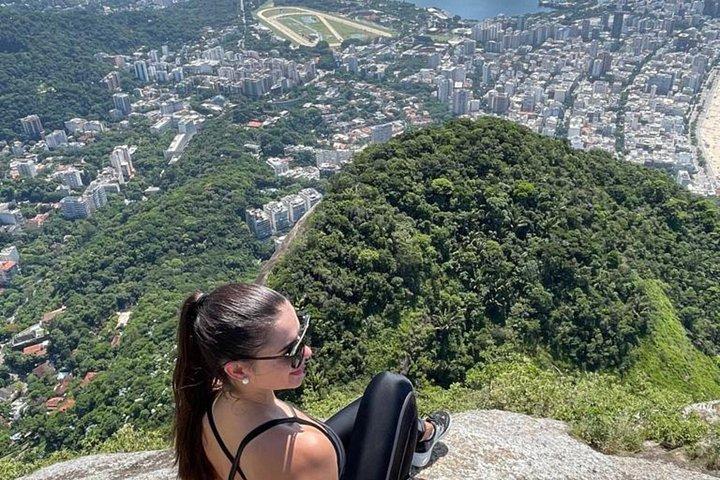 Caminhada no Morro Dois Irmãos com Guia Local