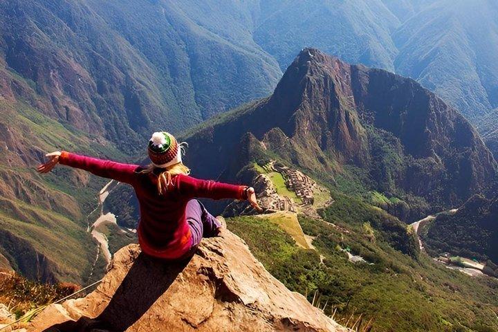 Machu Picchu in 1 Day: By Train Expedition