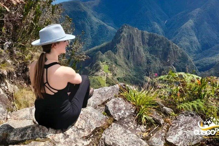 Machu Picchu in 1 Day: By Train Expedition