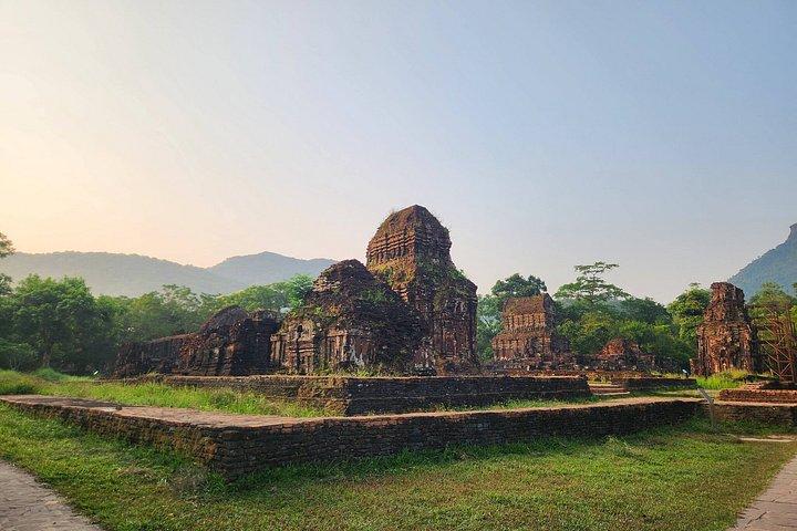 私の息子寺院-大理石の山-ホイアン市-ランタンボートに乗って
