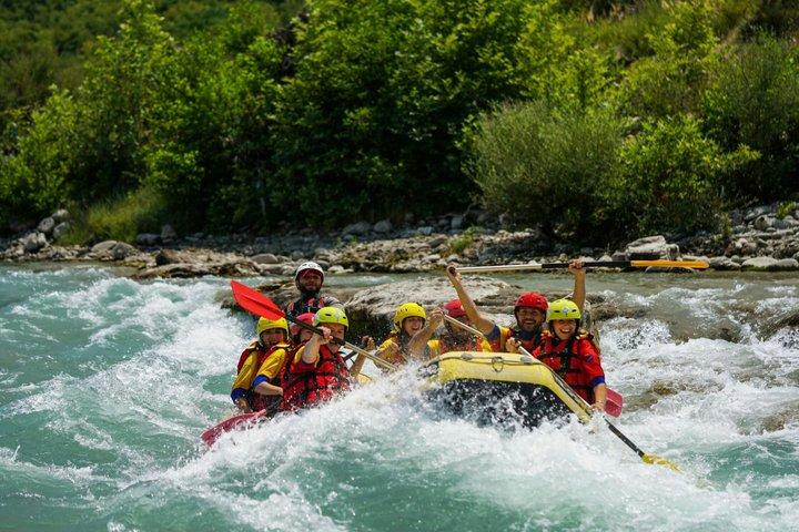 Tour di rafting sul fiume Kutaisi Rioni con trasferimento