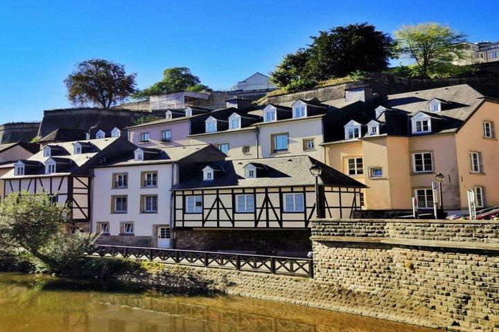 Luxembourg City: Walking Tour with a Multilingual Guide