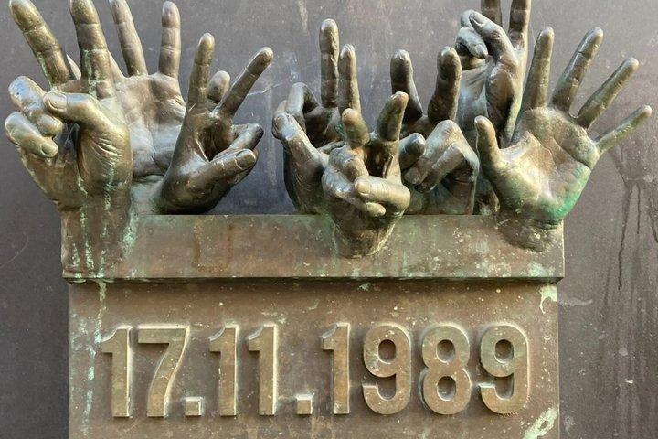 世界大戦と共産主義と解放：プラハのオーディオツアー