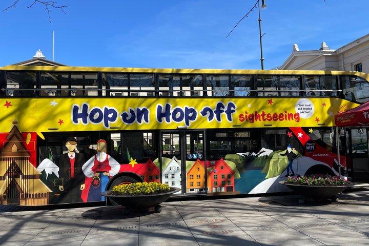 Oslo : 24 uur Hop-On Hop-Off Sightseeing Bus Ticket Grey Line