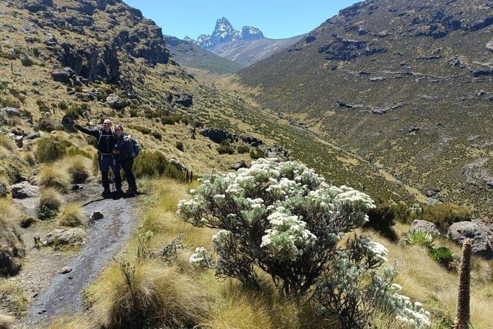 2 Jours et Nuit Mont Kenya Escalade Sirimon Route