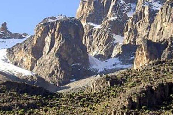 Mount Kenya Tageswanderung mit Mittagessen
