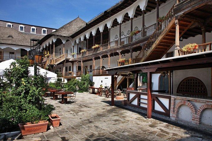 Visita guiada privada a pie por el casco antiguo de Bucarest