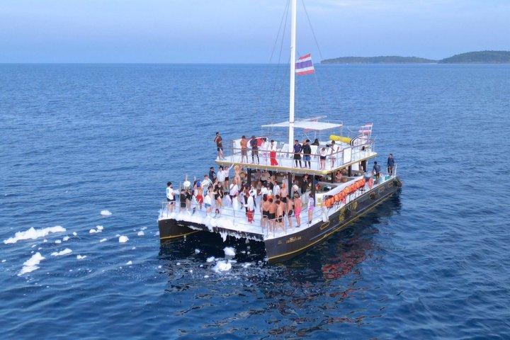 Phuket : Islas Tour en catamarán con saltos con fiesta de la espuma