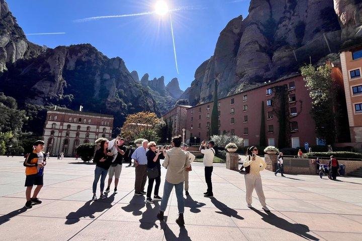 Monasterio de Montserrat Grupo pequeño o Tour privado Recogida en el hotel