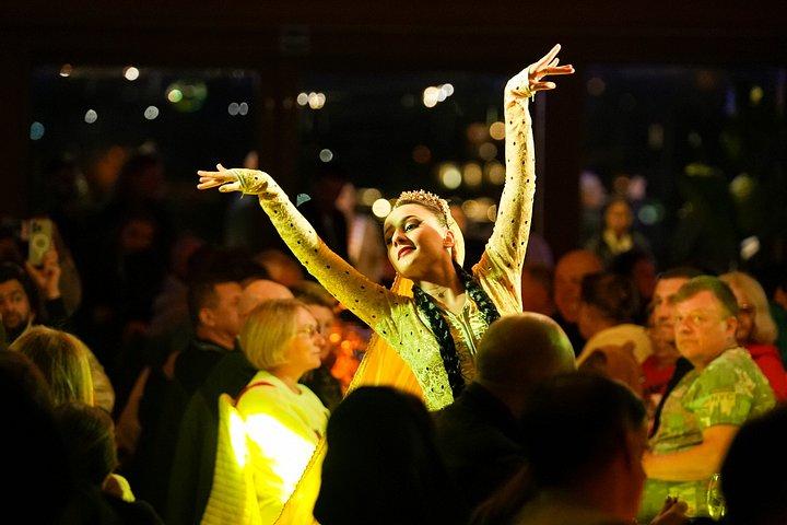 Bosphorus middagskryssning och turkisk nattshow (all inclusive)