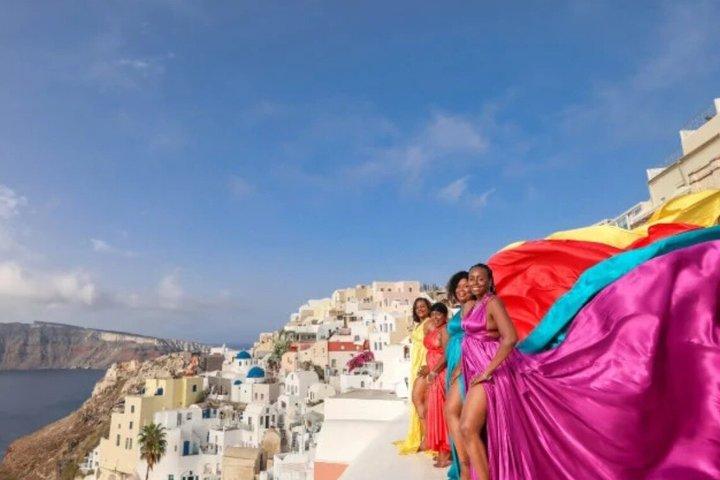 Privat Santorini Flying Dress Photoshoot & Rundrejseoverførsler