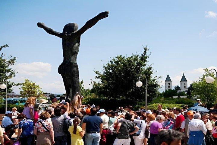 Visite du pèlerinage de Medjugorje - Église Saint-Jacques et voyage spirituel