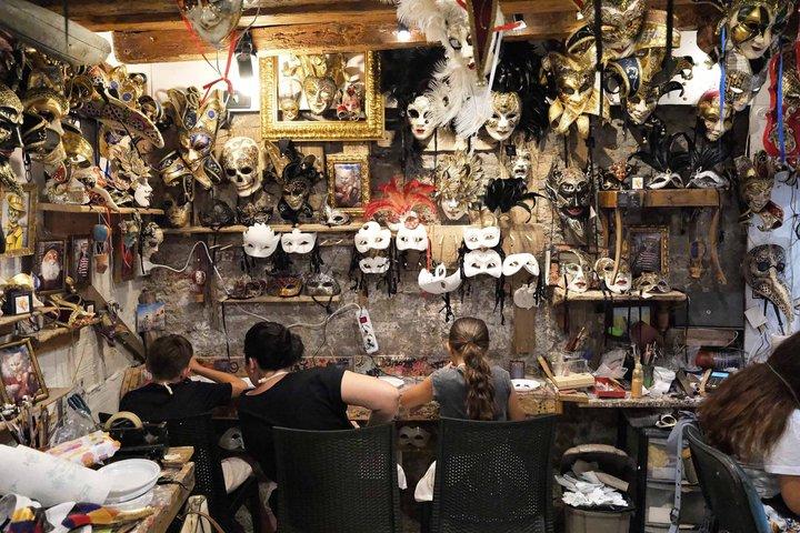 Oficina de Máscaras do Carnaval de Veneza e Experiência no Palácio Prisão de Casanova