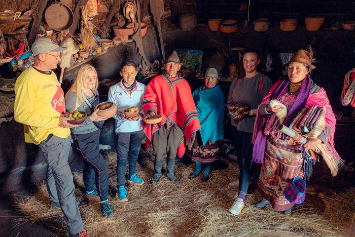 Begeleide tour door Quilotoa inclusief vervoer van Quito naar Baños.