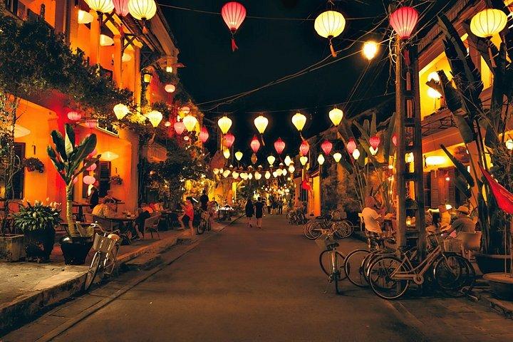 ダナンから：プライベートホイアンナイトツアー＆ランタンボートウォーキング