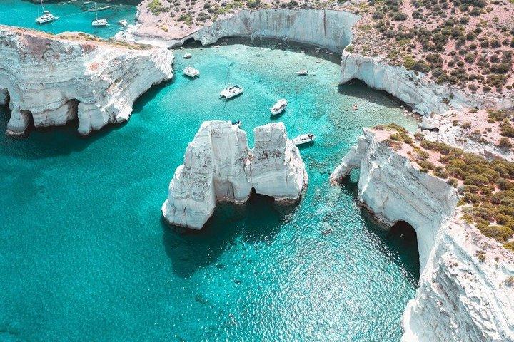 Milos e Polyaigos Cruzeiro de Barco com Almoço e Bebidas