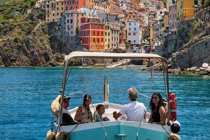 Tour Privato in Barca alle Cinque Terre