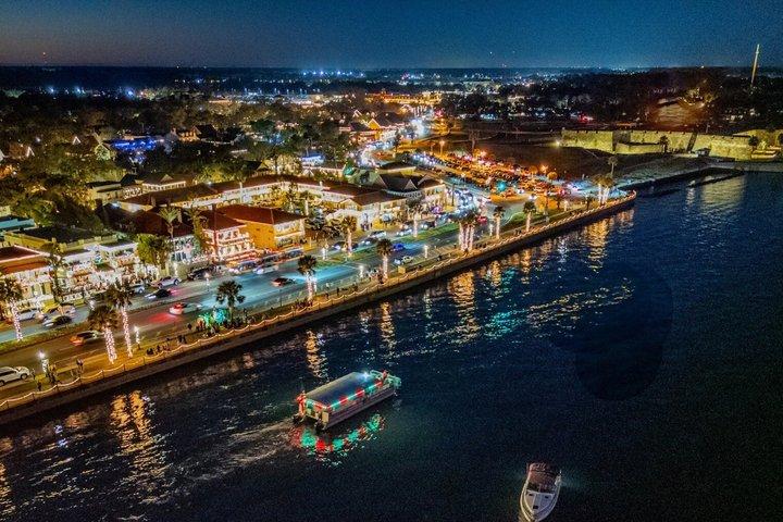 レッドボートツアー-世界的に有名なセントオーガスティンの光の夜