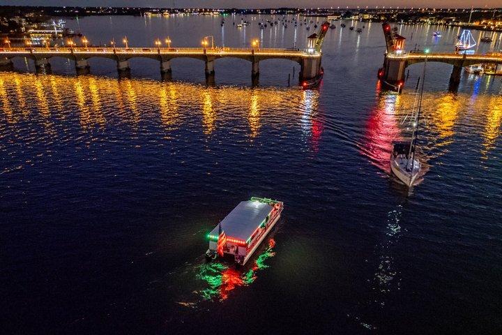 レッドボートツアー-世界的に有名なセントオーガスティンの光の夜
