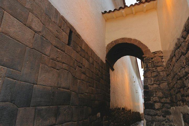 Private Cusco Night Tour with Pisco Tasting and Hands On Classes