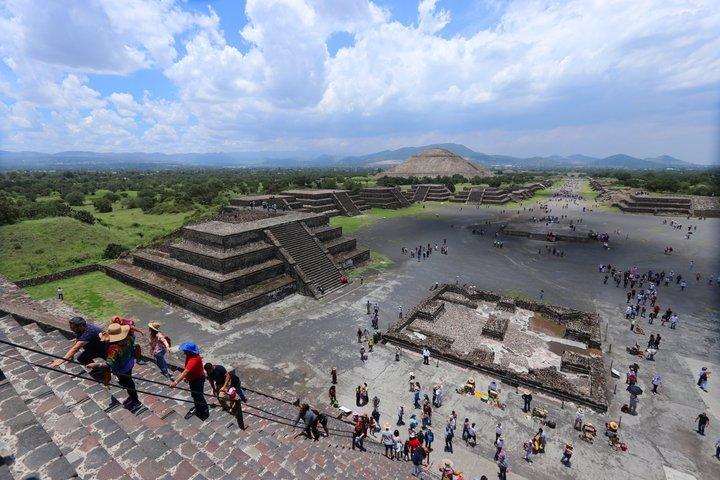 Teotihuacan Tour with Private Transportation