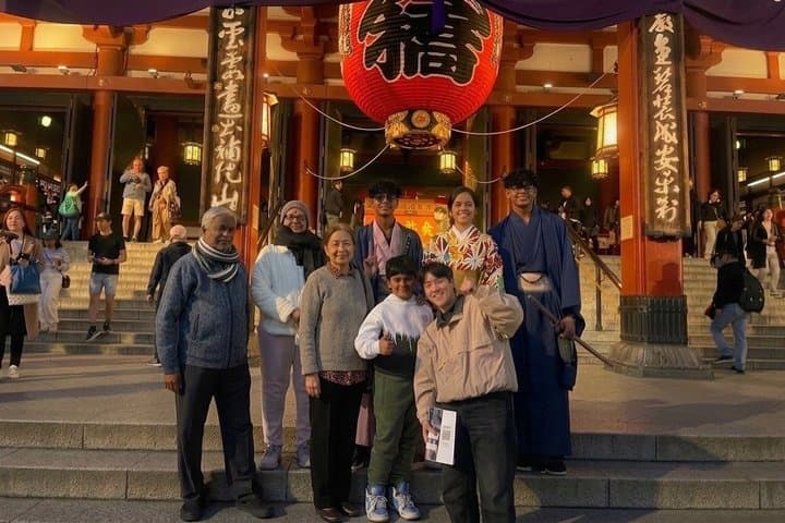 Tokyo Asakusa Night Photo Tour: Quiet Streets & Lit Temple