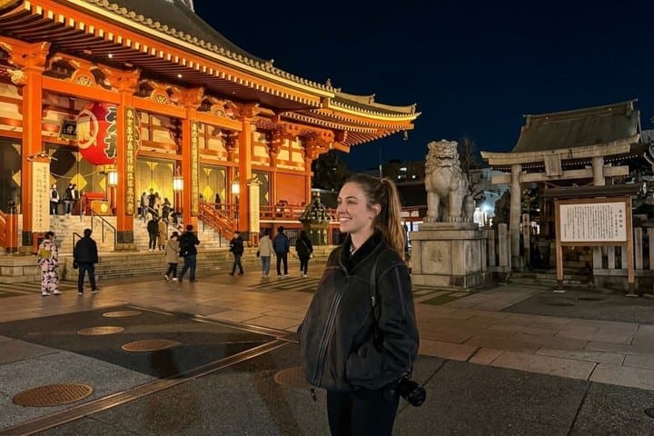 Tokyo Asakusa Night Photo Tour: Quiet Streets & Lit Temple