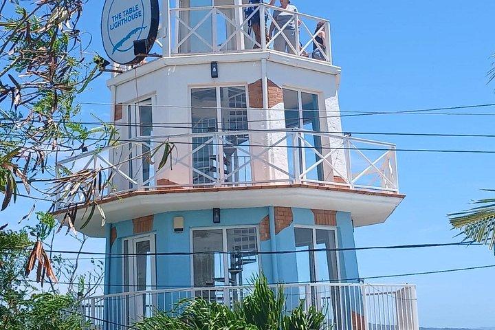 Private Customize Roatán Island Tour chocolate Rum local guide