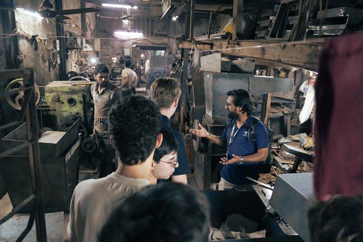 Dharavi-Tour und Töpferwerkstatt