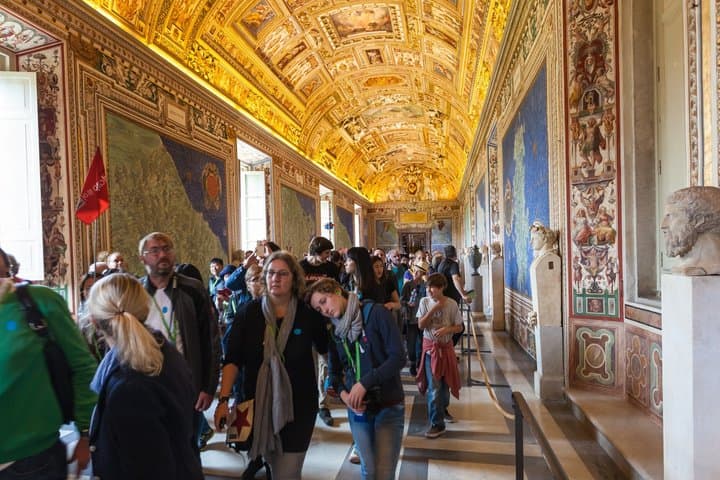 VIP Vatican, Sistine Chapel & St. Peter's Basilica Guided Tour