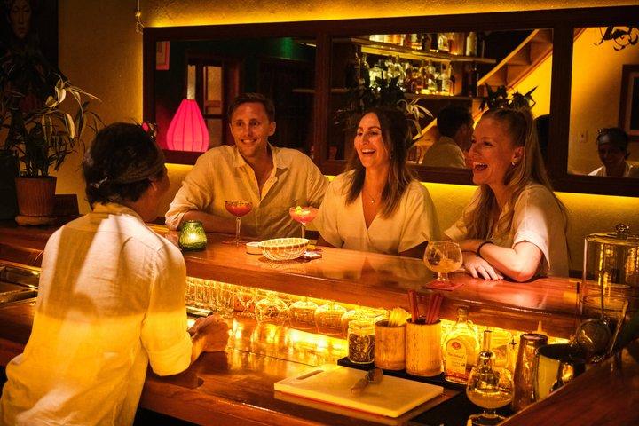 Hoi En hemlig cocktailupplevelse med lokal värd