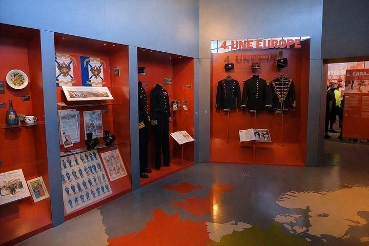 パリ発第一次世界大戦＆第二次世界大戦3日間ツアー
