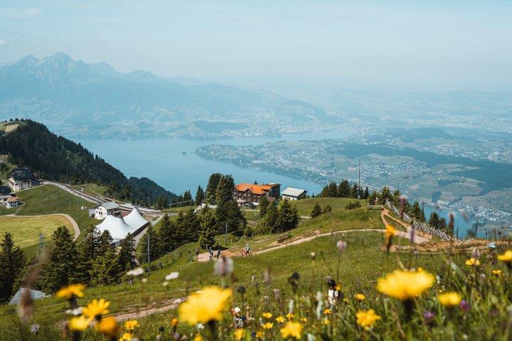 セルフガイド：リギ山、ルツェルン湖クルーズ、マウンテンスパ