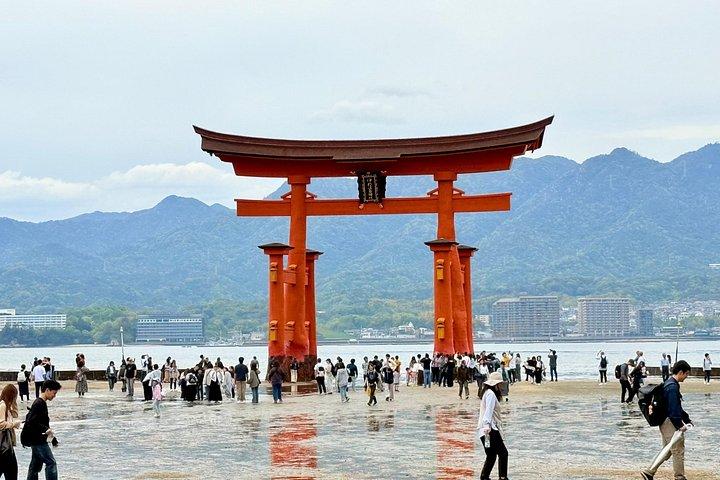 広島・宮島ユネスコ世界遺産プライベートツアー