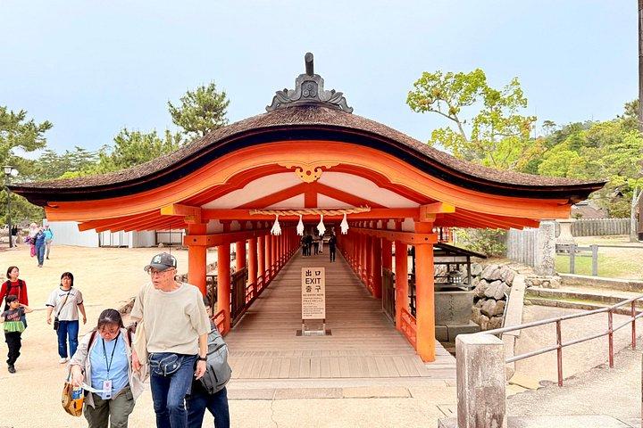 広島・宮島ユネスコ世界遺産プライベートツアー