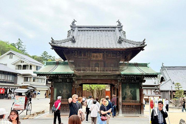 広島・宮島ユネスコ世界遺産プライベートツアー